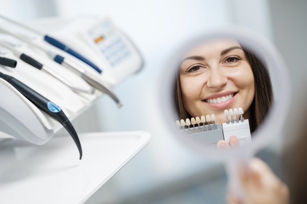 Ask A Cosmetic Dentist: Bonding Vs  Veneers